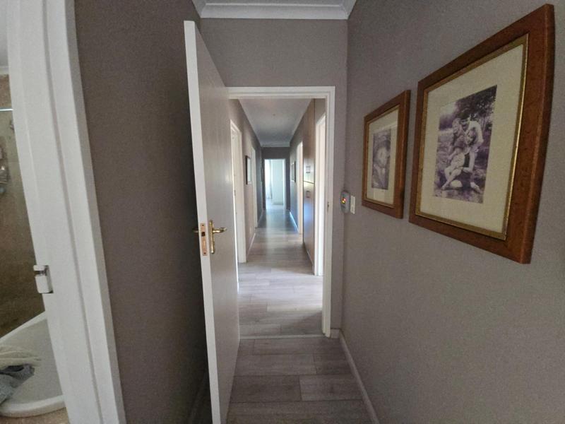 To Let 5 Bedroom Property for Rent in Goedehoop Western Cape